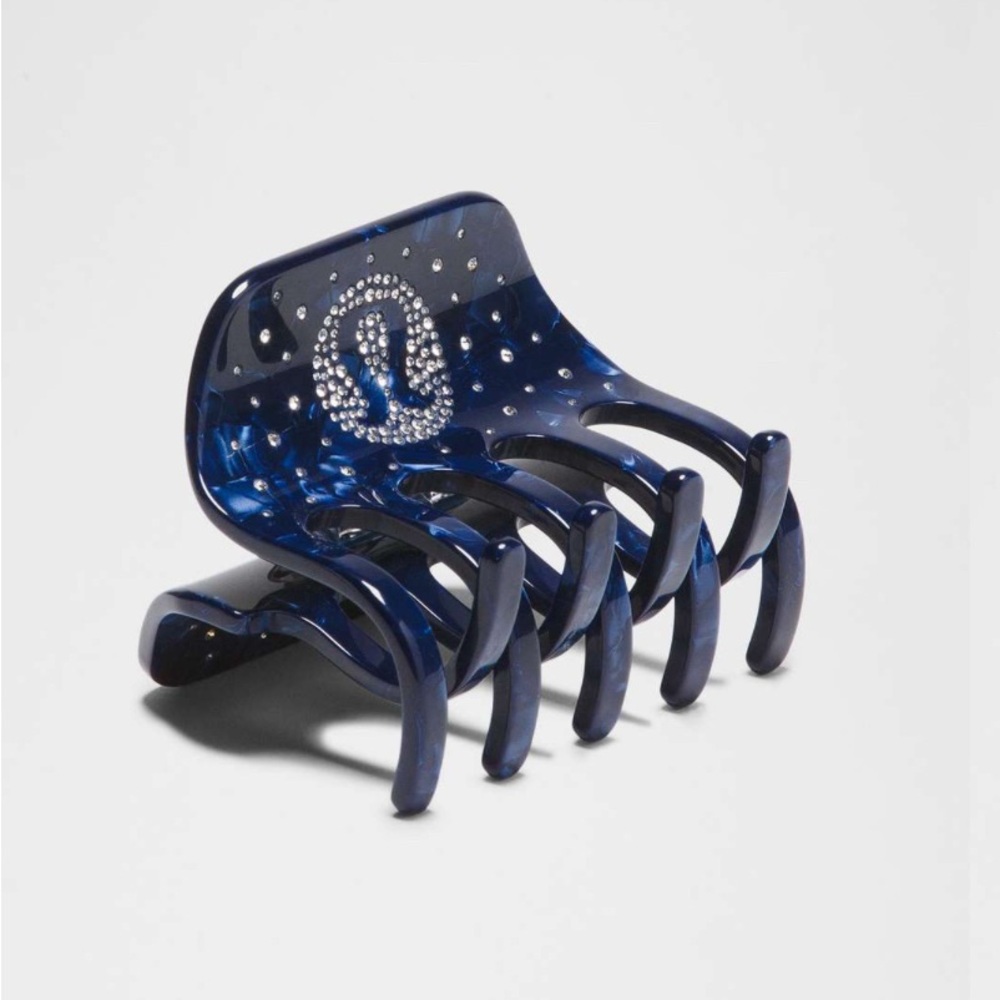 Lululemon Criss-Cross Claw Clip with Rhinestones in
Hero Blue / Gatsby Blue - Picture 2 of 5